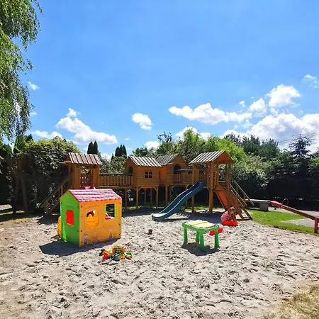 Przedsiębiorstwo Turystyczne Sol Kompleks wypoczynkowy Grzybowo (West Pomeranian)