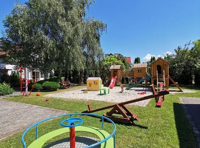 Pokoje i Apartamenty SOL Grzybowo (West Pomeranian)